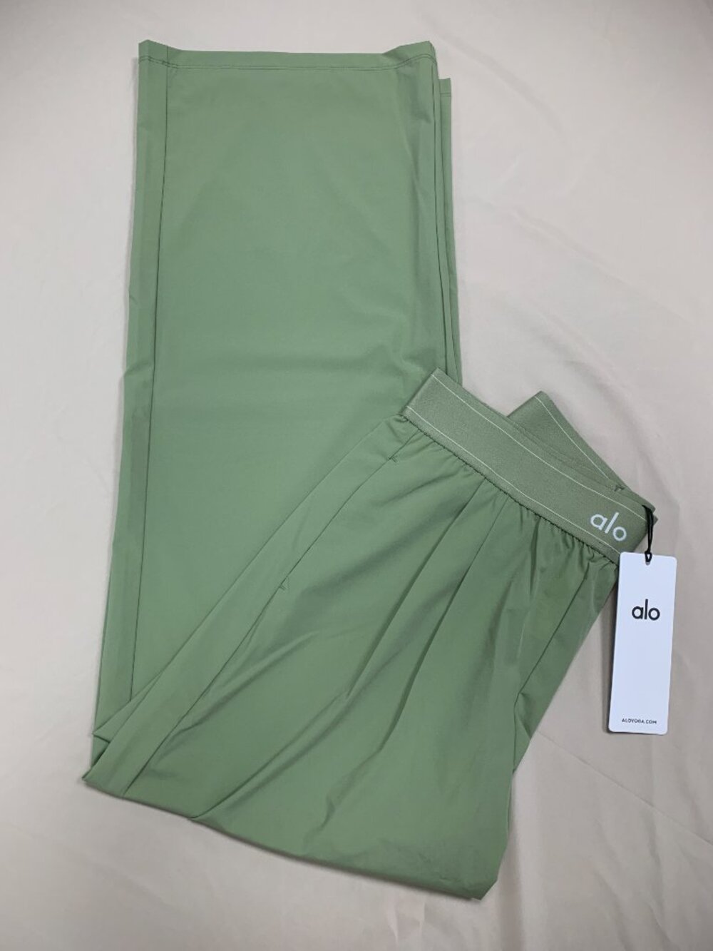 New ALO Yoga Suit Up Dune Grass Trouser🏙️Street Style 30" Inseam - Picture 6 of 10